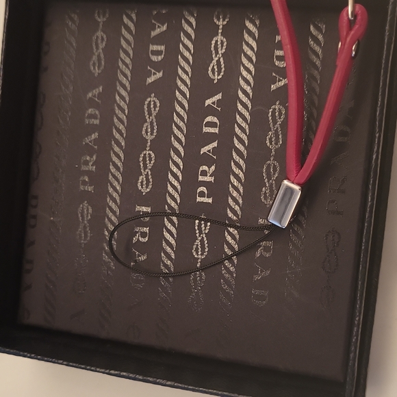 Prada  new,keycharm or keyring works both ways boxed card of authenticity new - Picture 2 of 9